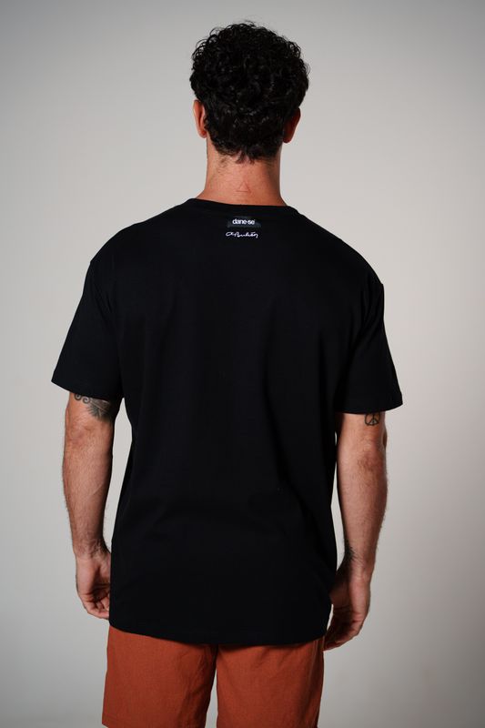 camiseta regular aeroporto bordado preto