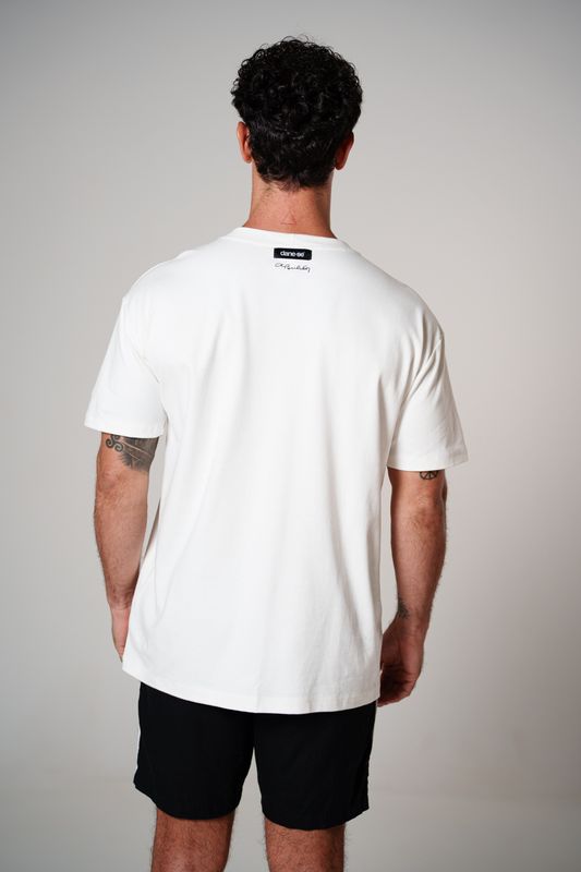 camiseta regular igrejinha bordado off
