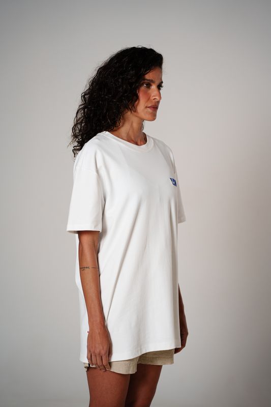 camiseta regular igrejinha bordado off