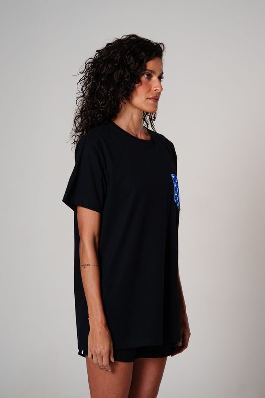 camiseta regular igrejinha bolso 2026 preto