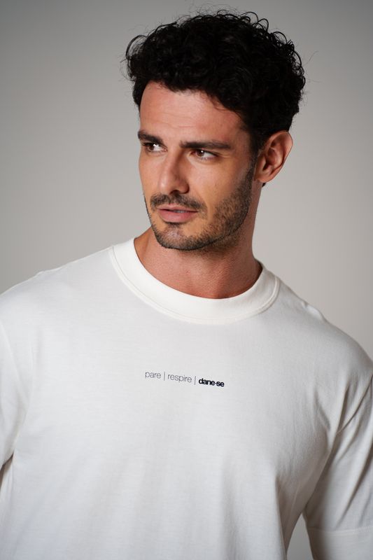 camiseta over box pare respire off