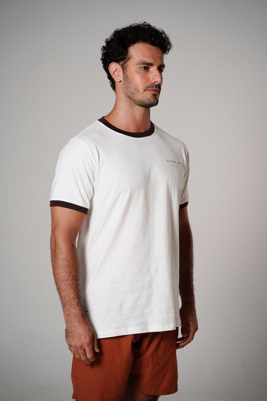 camiseta bicolor dane-se est gola marrom off