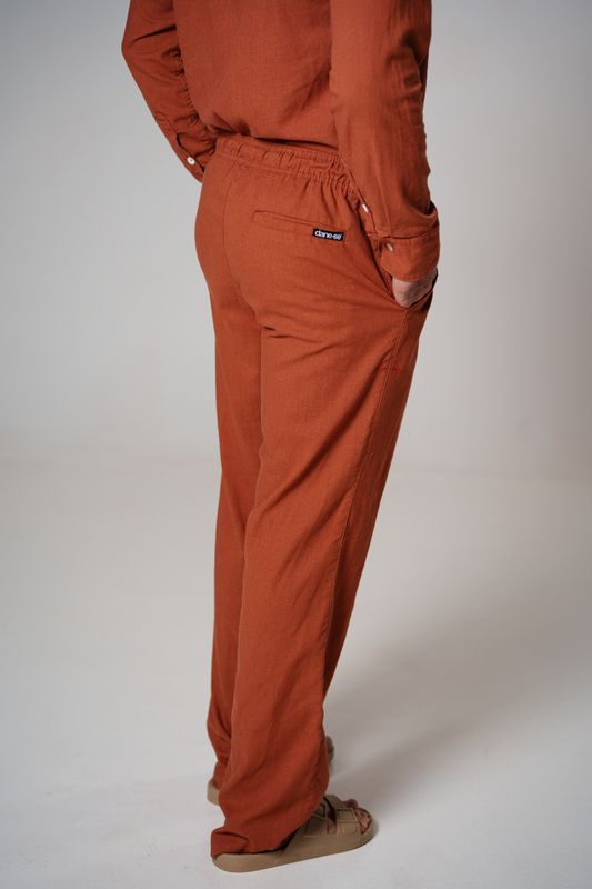 calça viscolinho caramelo