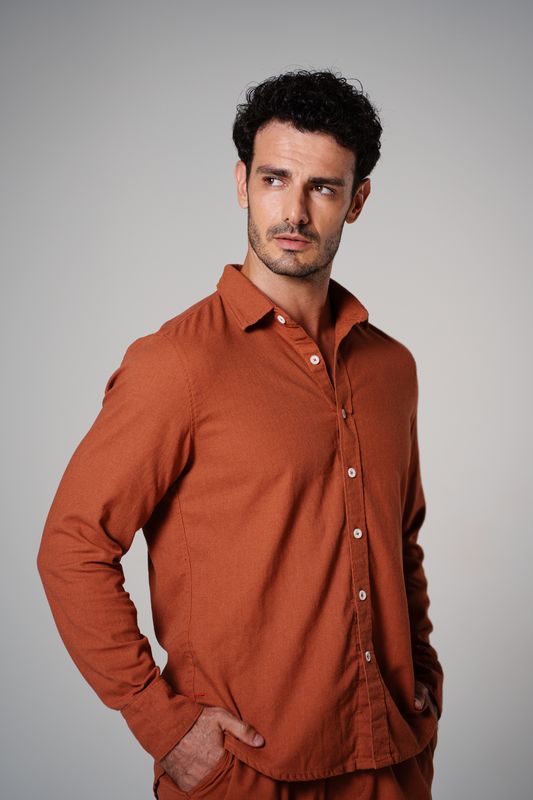 camisa manga longa viscolinho caramelo