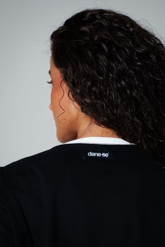 cropped bicolor dane-se est preto
