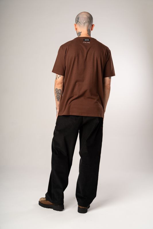 camiseta igrejinha grid marrom