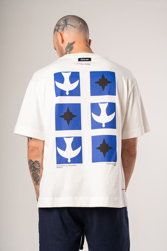 camiseta overboxy igrejinha athos bulcão off