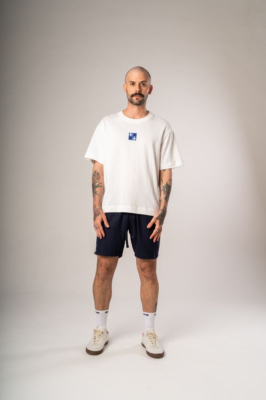 camiseta overboxy igrejinha athos bulcão off
