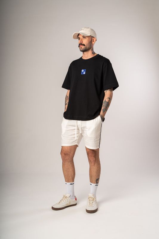 camiseta overboxy igrejinha athos bulcão preto