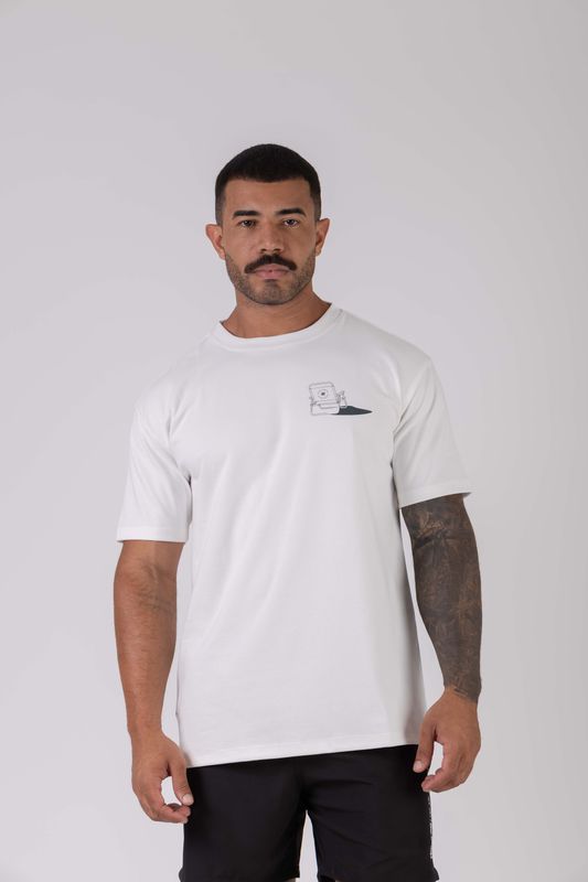 camiseta regular cadeiras npf26 off