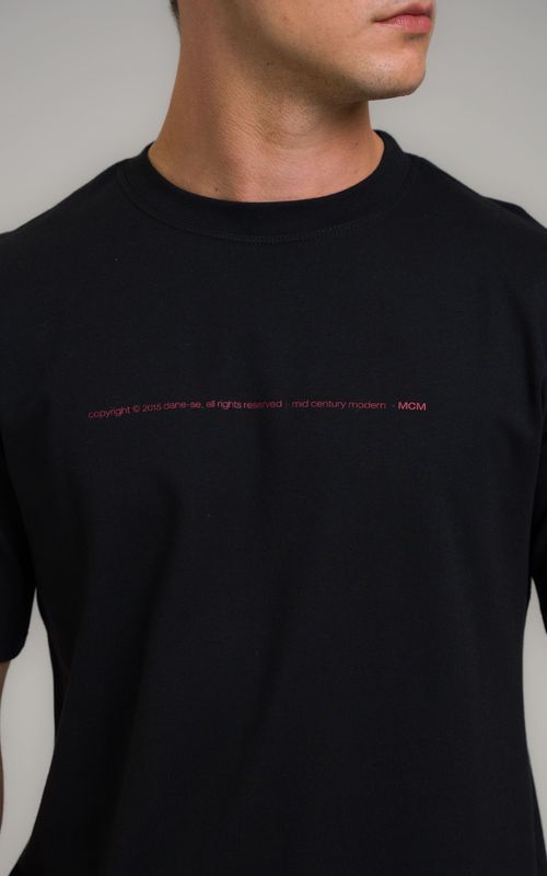 camiseta regular círculos mid century modern preto
