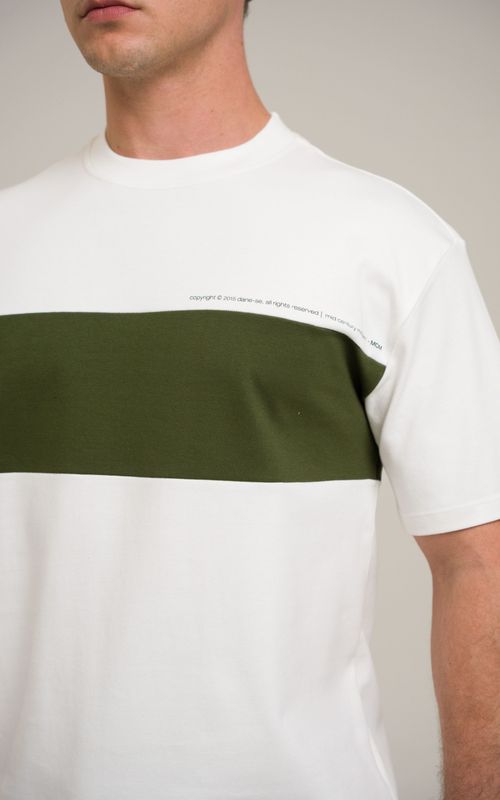 camiseta regular faixa mcm off
