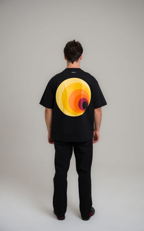 camiseta overboxy degradê mid century modern preto