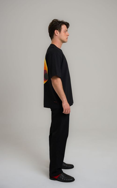 camiseta overboxy degradê mid century modern preto