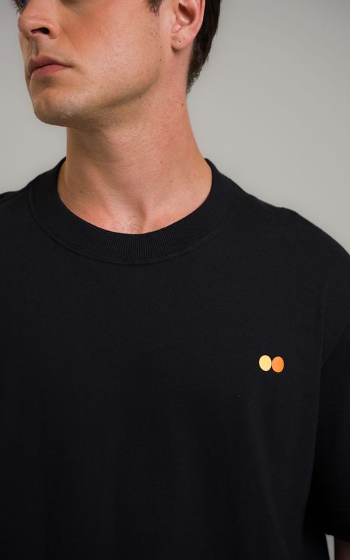 camiseta overboxy degradê mid century modern preto