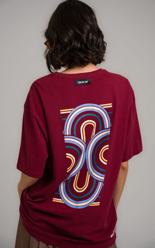camiseta curvas mid century modern bordô