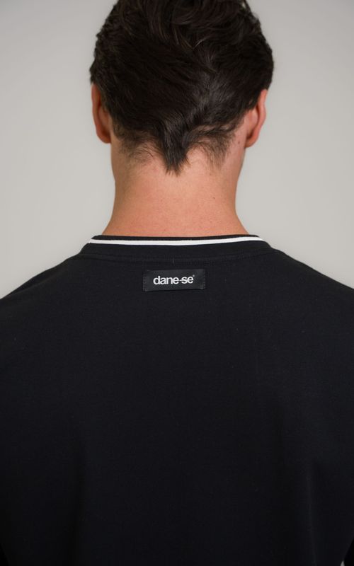 camiseta regular retilínea dane-se low preto