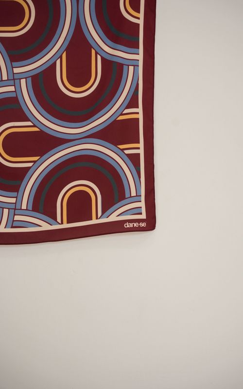 lenço curvas mid century modern bordô